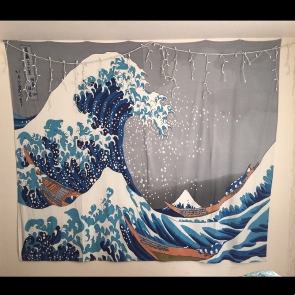 UO - The Great Wave Tapestry